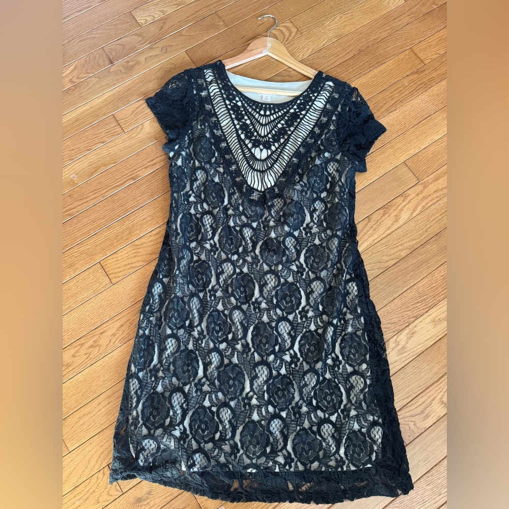 Flapper-esque dress.